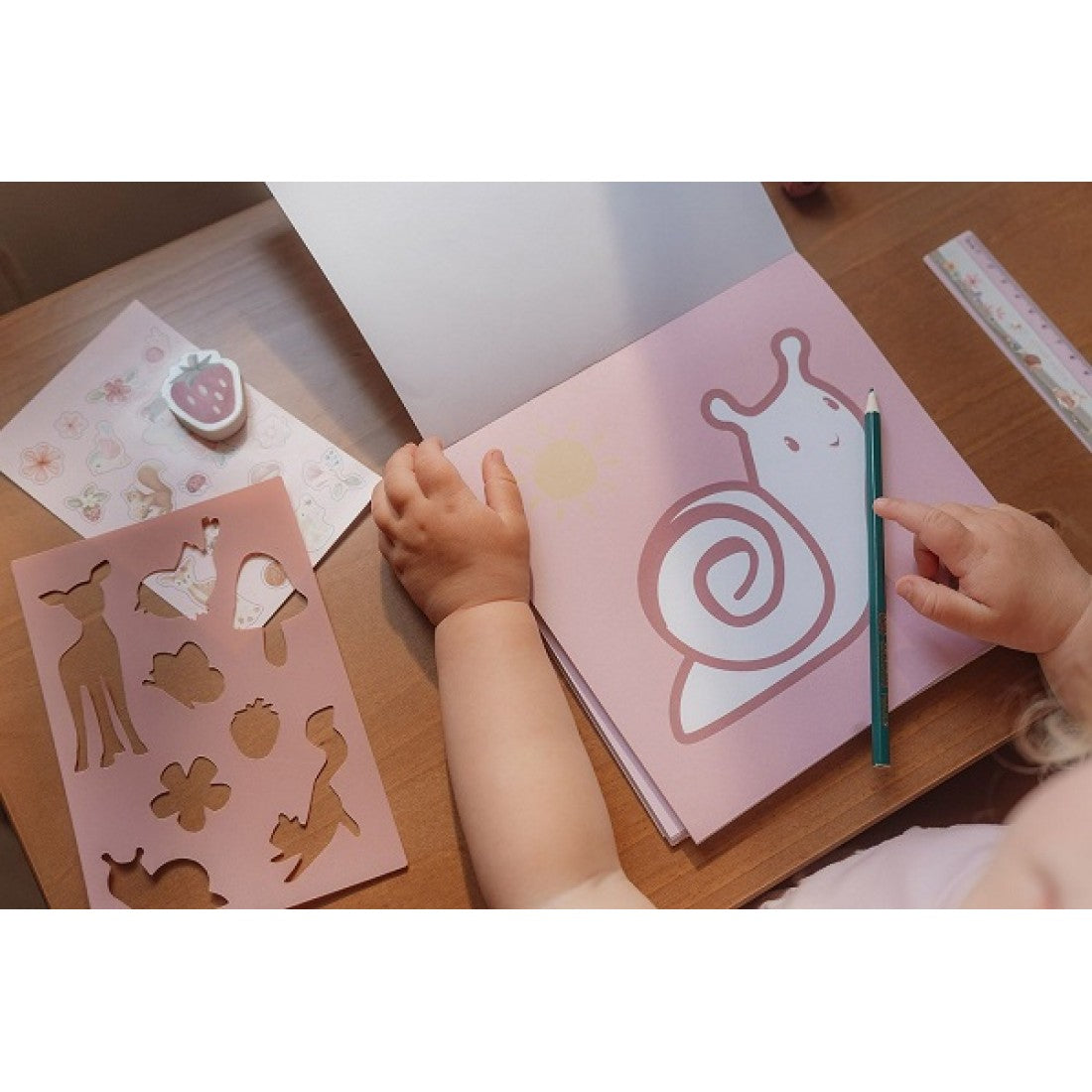 Книжка за оцветяване в линиите FAIRY GARDEN