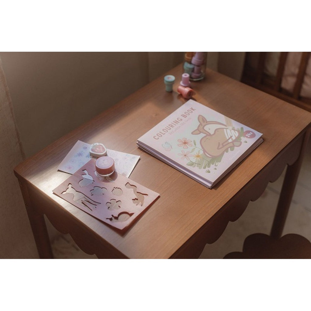 Книжка за оцветяване в линиите FAIRY GARDEN