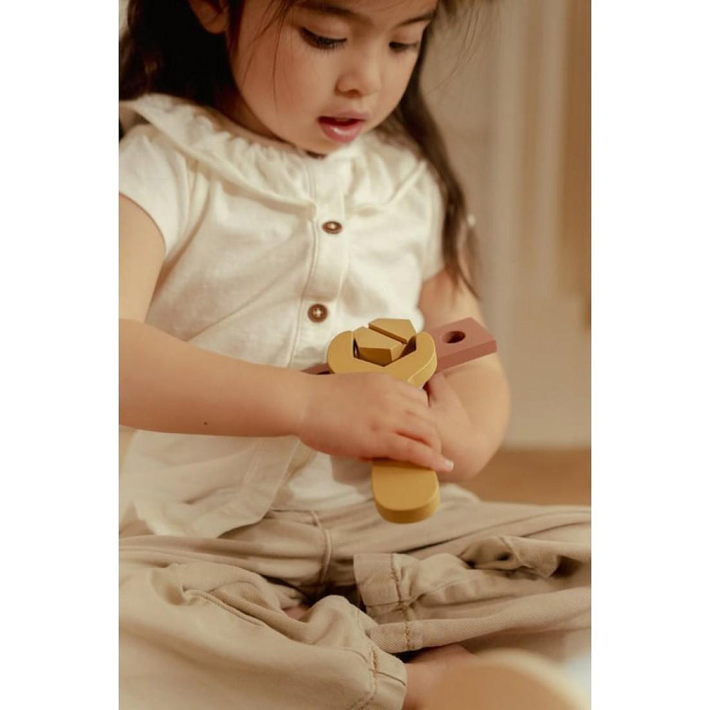 Дървена Кутия с Инструменти