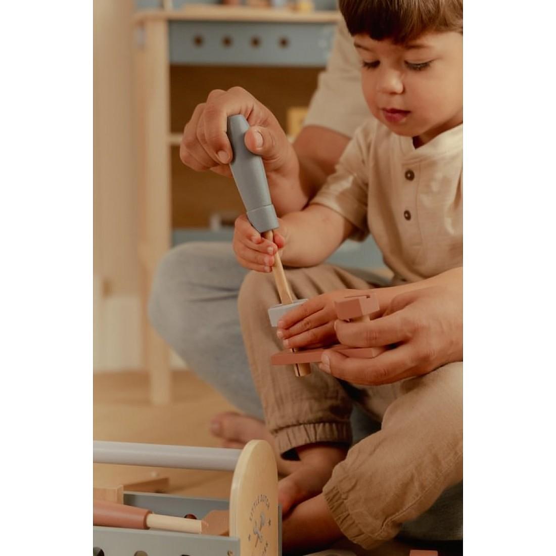 Дървена Кутия с Инструменти